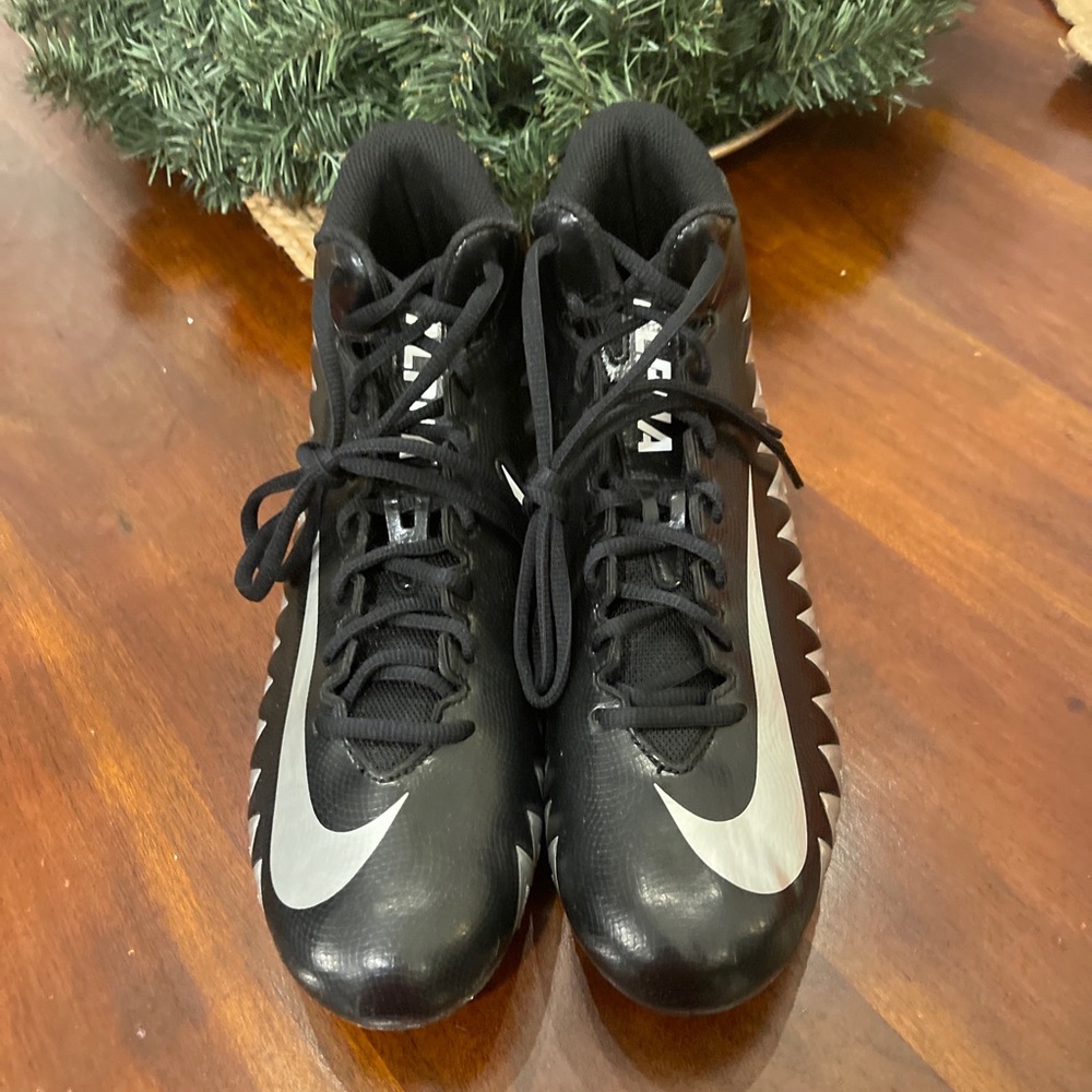 Nike Alpha Menace Varsity Mid Football Cleats Black 880137 001 Size 10 New Box